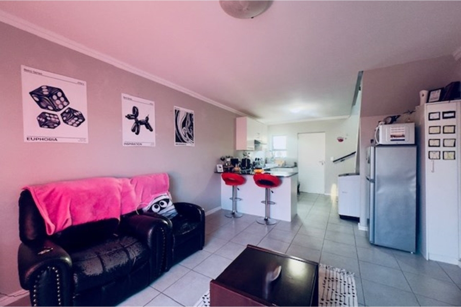 2 Bedroom Property for Sale in Zonnendal Western Cape